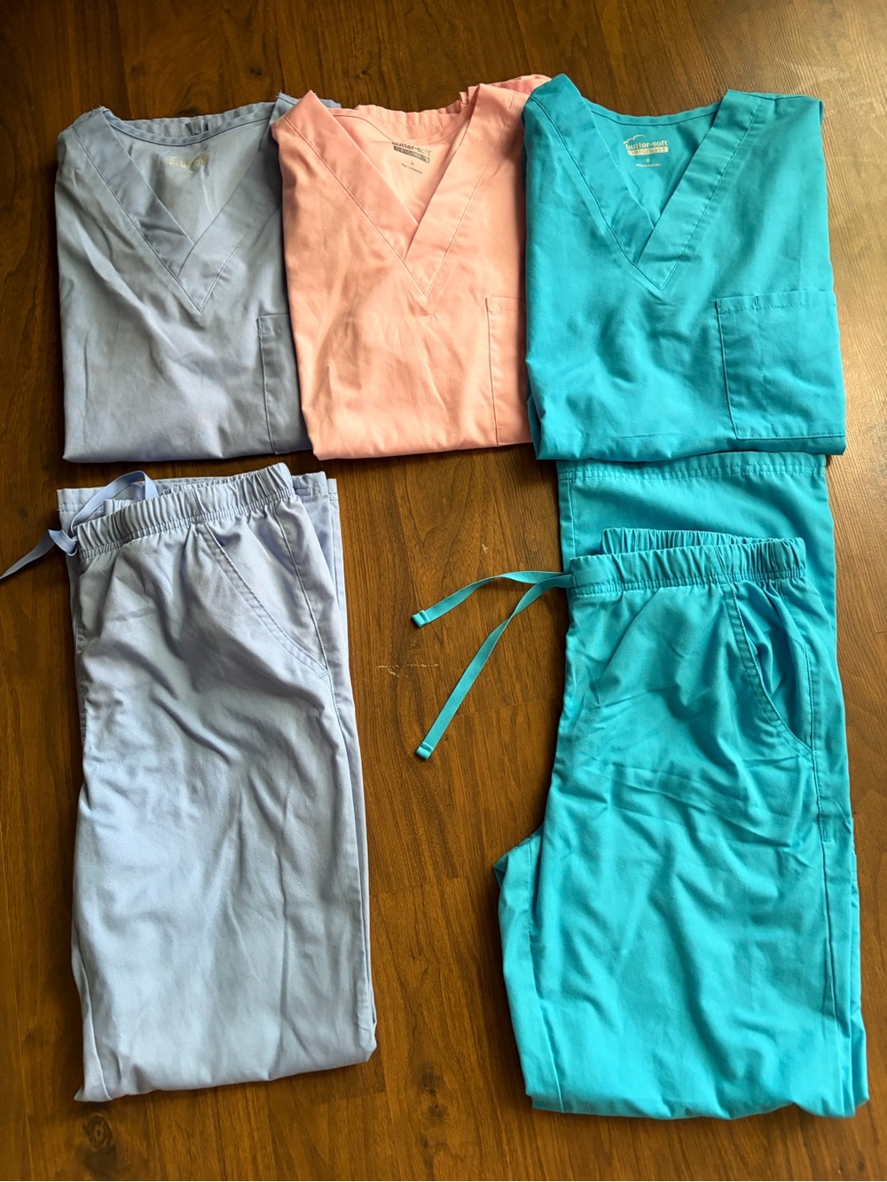 Buttersoft Scrub Sets - Picture 3 of 3